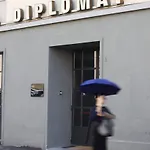 Diplomatic 3*