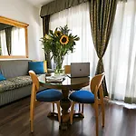 Diplomatic Hotell 3*