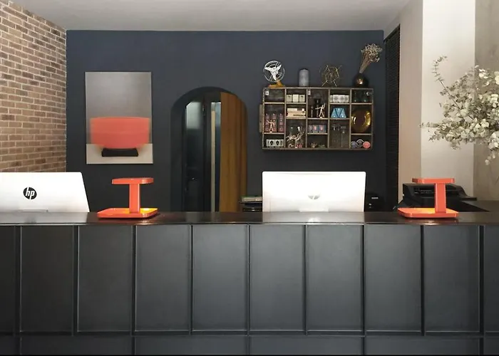 Diplomatic Szálloda